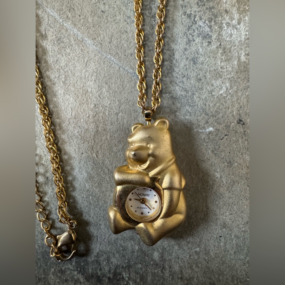 Vintage Disney Winnie The Pooh and Hunny necklace with Clock